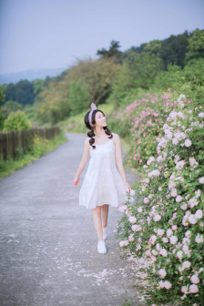 《花吻在上》